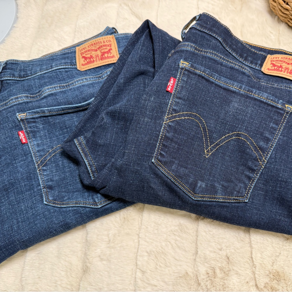 2 pair Women’s Levi's Classic Straight Dark Blue Denim Womens Jeans sz 16
